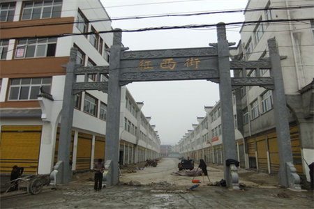 龙都阳光河畔套三双卫错层有车库120万146.96m2出售